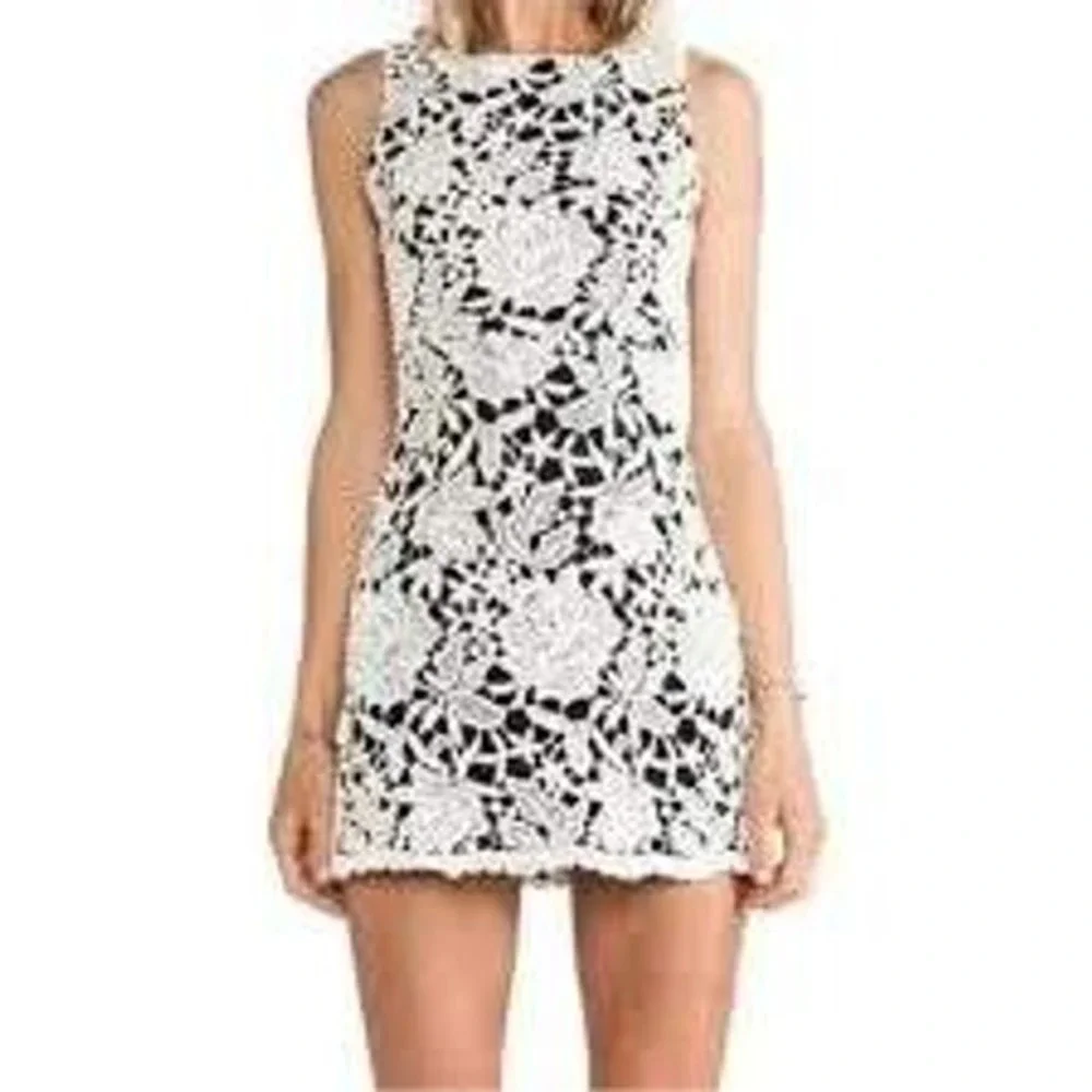 Alice + Olivia White Guipure Lace Sheath Dress Black Lining‎ size Small - Picture 3 of 9
